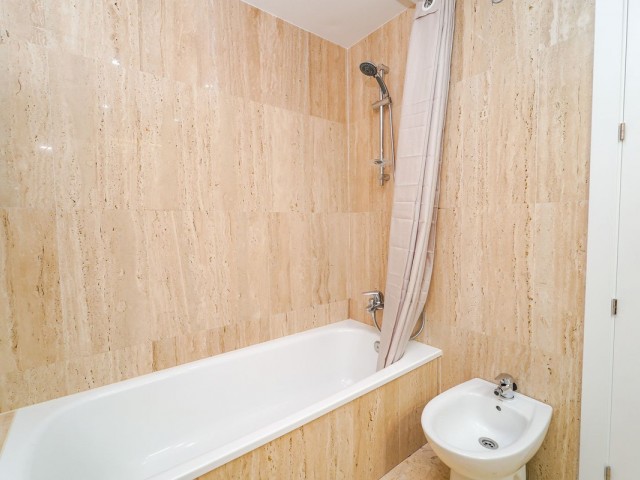 Penthouse avec 2 Chambres  à Elviria