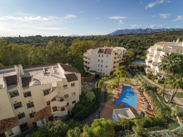 Penthouse avec 2 Chambres  à Elviria
