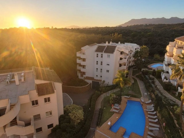 Penthouse avec 2 Chambres  à Elviria
