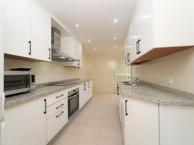 Penthouse avec 2 Chambres  à Elviria