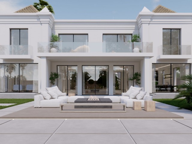 8 Bedrooms Villa in Estepona