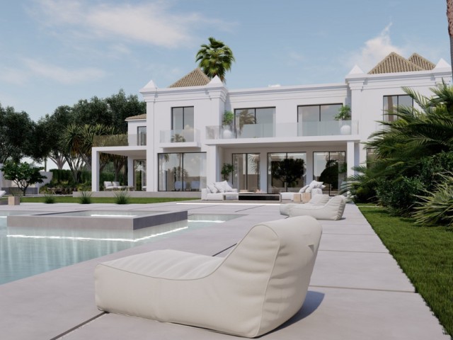 8 Bedrooms Villa in Estepona