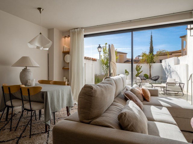 2 Bedrooms Townhouse in Nueva Andalucía