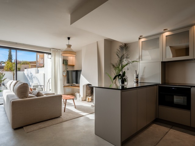 2 Bedrooms Townhouse in Nueva Andalucía