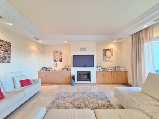 Apartamento con 3 Dormitorios  en Nueva Andalucía