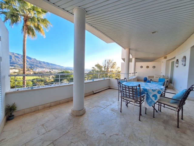 Apartamento con 3 Dormitorios  en Nueva Andalucía