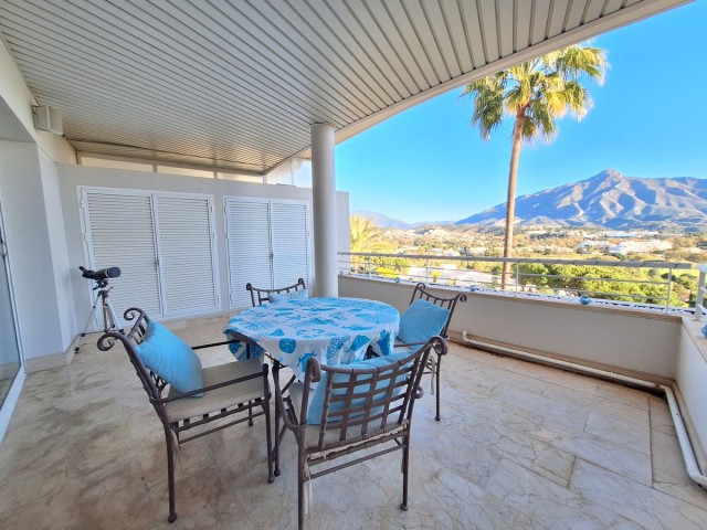 Apartamento con 3 Dormitorios  en Nueva Andalucía