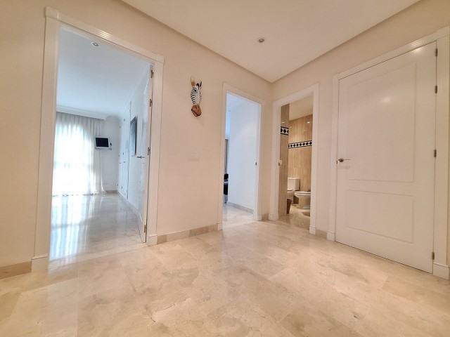 Apartamento con 3 Dormitorios  en Nueva Andalucía