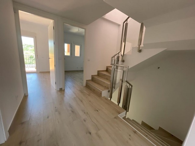 Maison mitoyenne avec 3 Chambres  à Benahavís