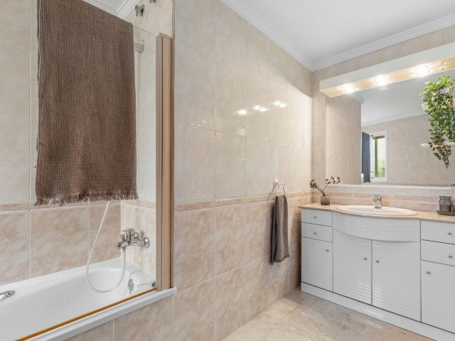 3 Bedrooms Apartment in Estepona