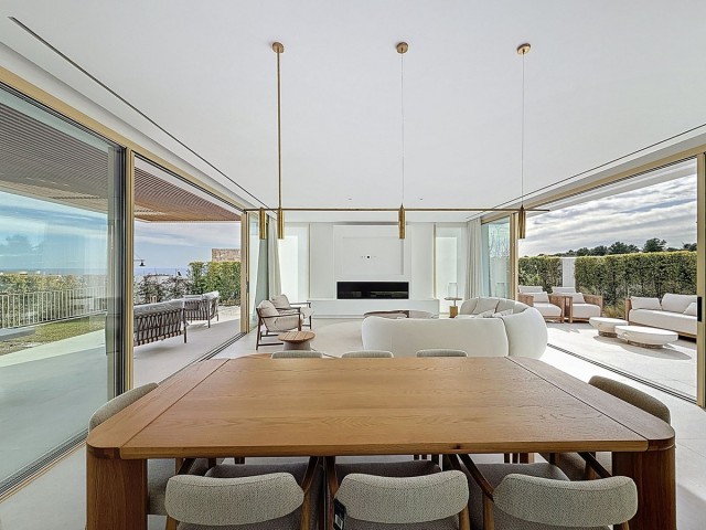 Villa con 6 Dormitorios  en Málaga