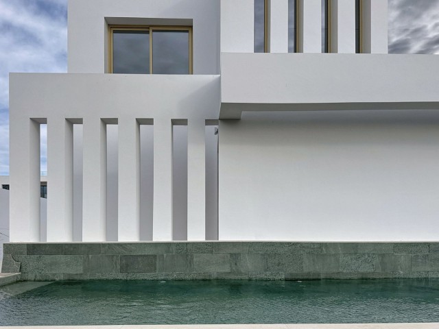 Villa con 6 Dormitorios  en Málaga