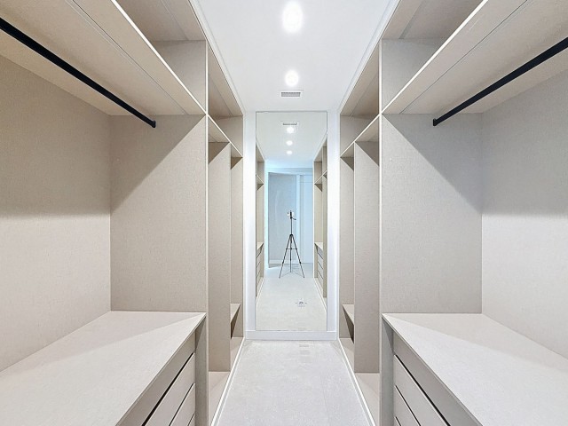 Villa con 6 Dormitorios  en Málaga