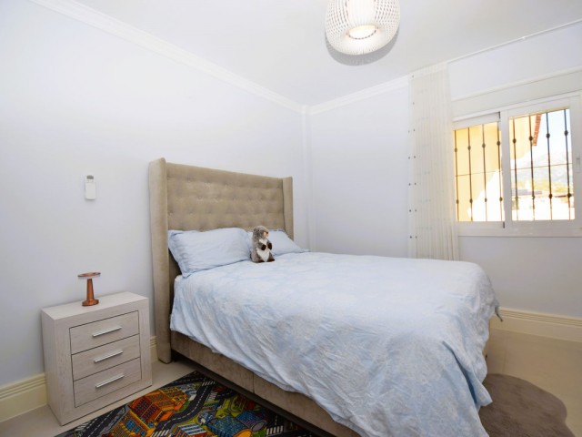 Ático con 3 Dormitorios  en La Cala Hills