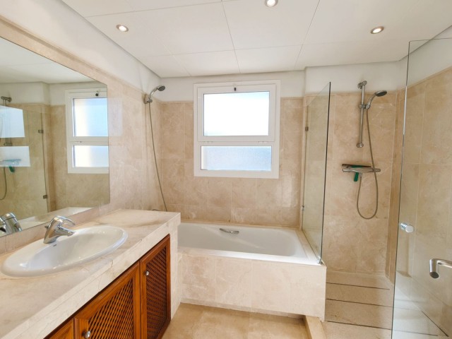 3 Makuuhuoneen Huoneisto San Roque Club