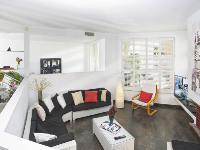 8 Schlafzimmer Villa in Elviria