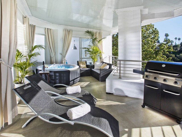 8 Schlafzimmer Villa in Elviria