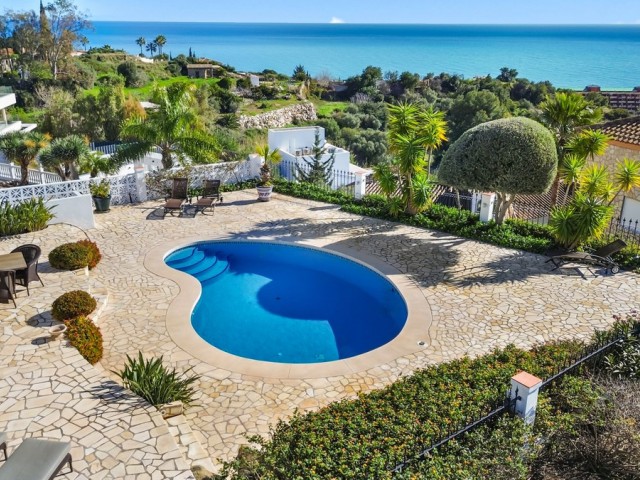 4 Bedrooms Villa in Benalmadena