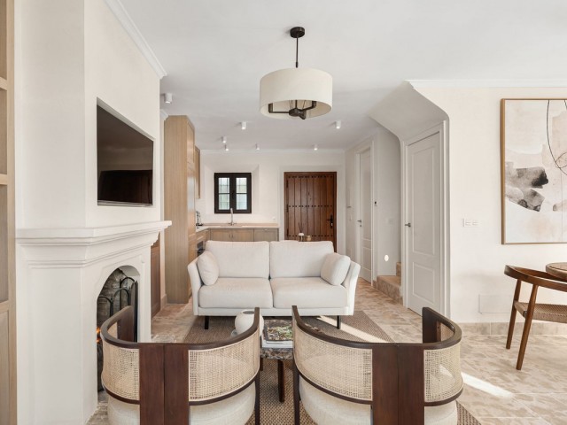 2 Bedrooms Townhouse in Nueva Andalucía