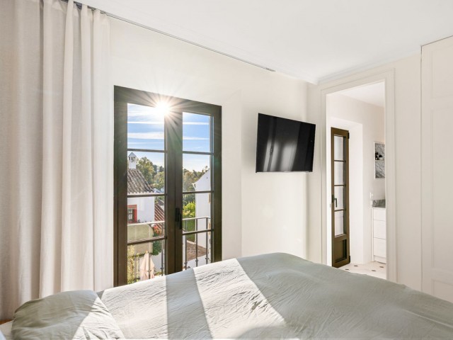 2 Bedrooms Townhouse in Nueva Andalucía