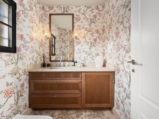 2 Bedrooms Townhouse in Nueva Andalucía