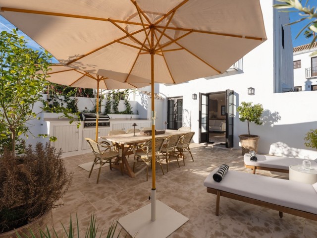 2 Bedrooms Townhouse in Nueva Andalucía
