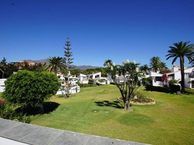 2 Bedrooms Villa in Estepona