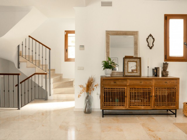 4 Soveroms Villa i Estepona