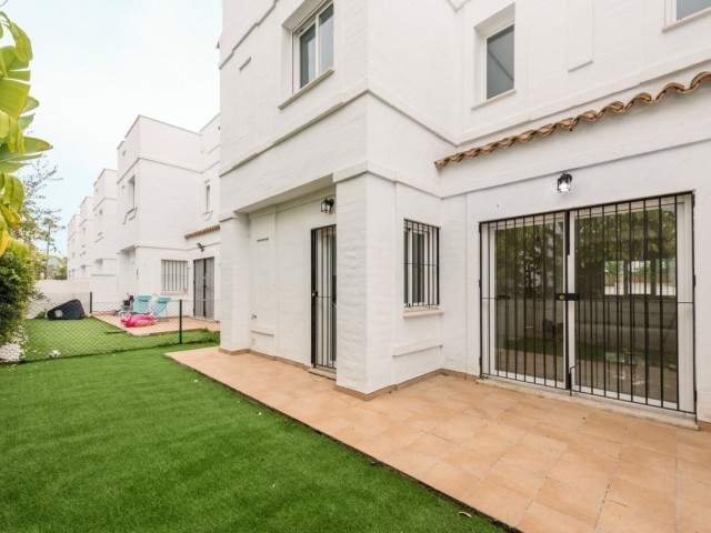 3 Bedrooms Villa in Nueva Andalucía