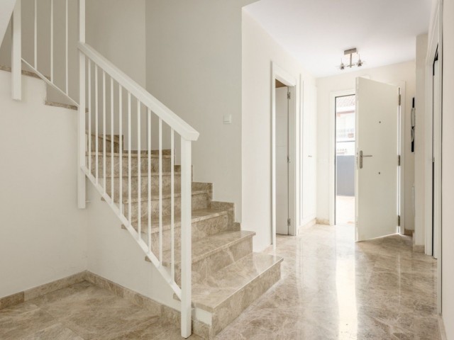 3 Bedrooms Villa in Nueva Andalucía