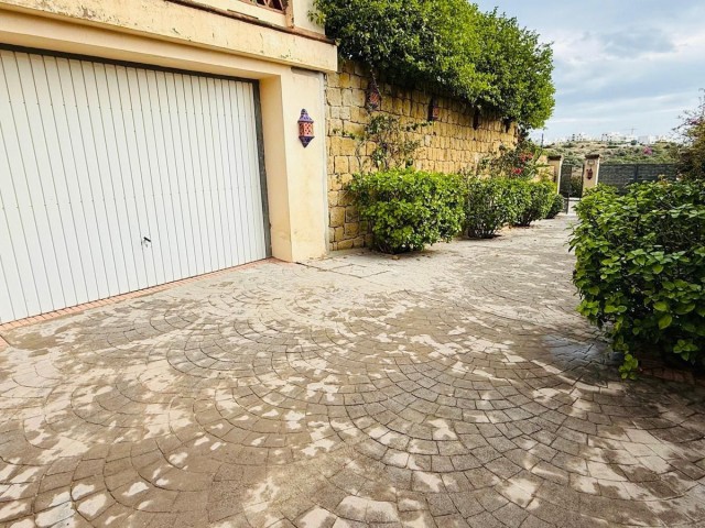 Villa avec 5 Chambres  à Casares