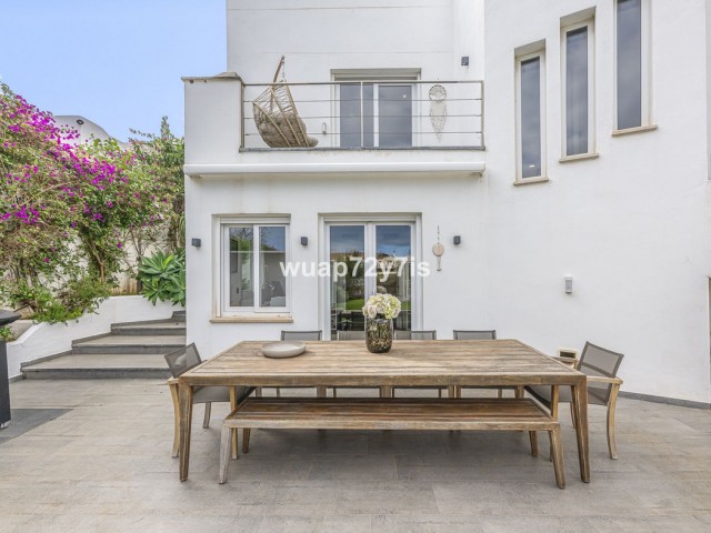 Villa avec 4 Chambres  à Guadalmina Alta
