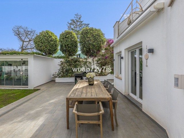 Villa avec 4 Chambres  à Guadalmina Alta