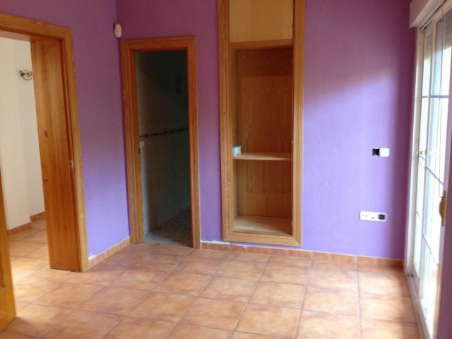 5 Bedrooms Villa in New Golden Mile