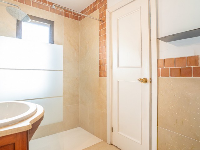 5 Bedrooms Villa in Nueva Andalucía