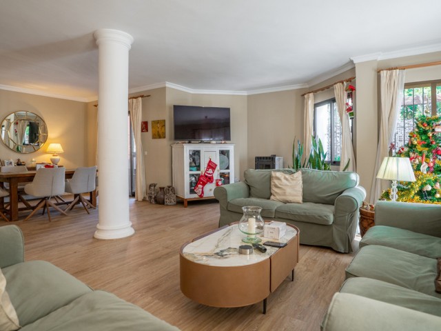 5 Bedrooms Villa in Nueva Andalucía