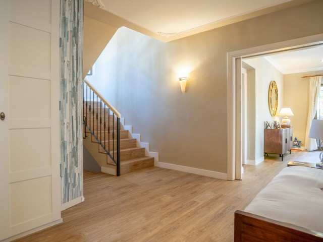 5 Bedrooms Villa in Nueva Andalucía