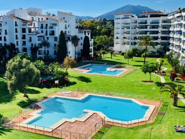 3 Bedrooms Apartment in Puerto Banús