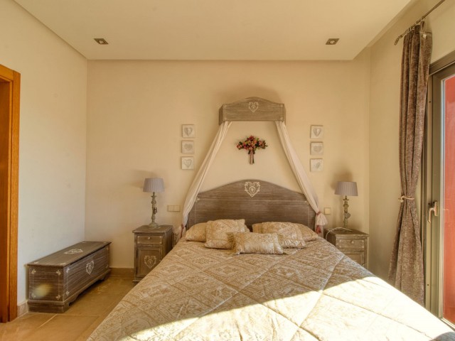 Maison mitoyenne avec 4 Chambres  à Manilva