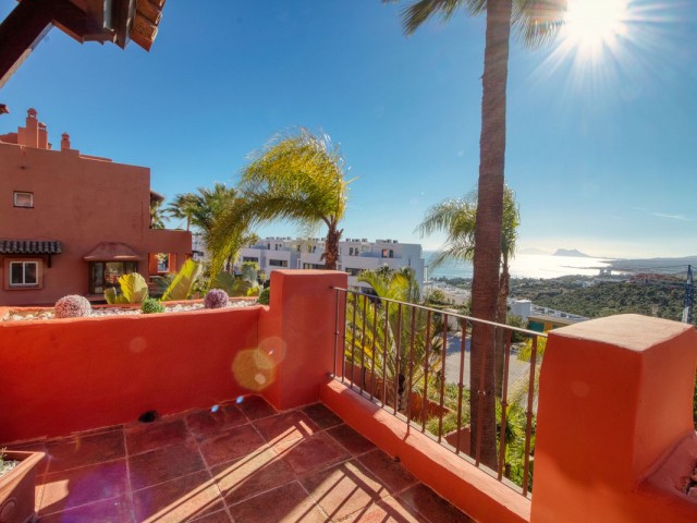 Maison mitoyenne avec 4 Chambres  à Manilva