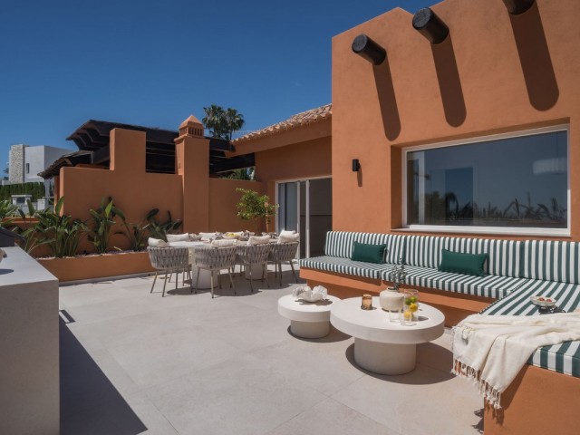 4 Bedrooms Apartment in Nueva Andalucía