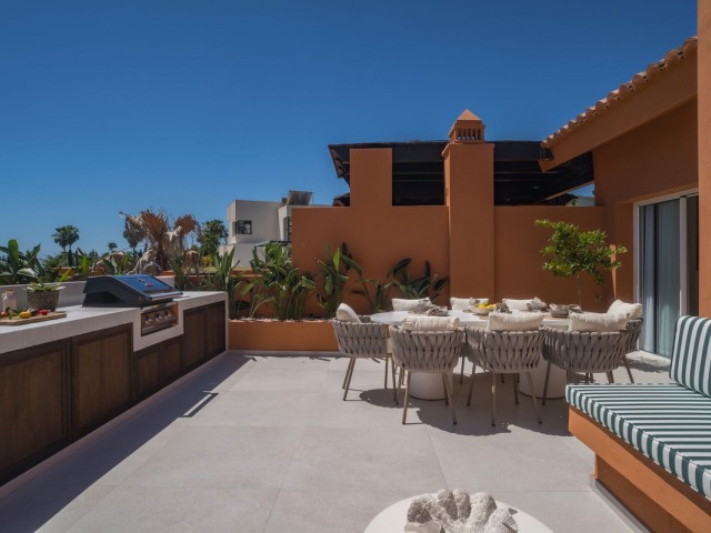 4 Bedrooms Apartment in Nueva Andalucía