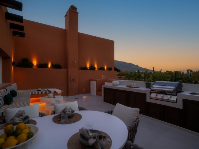 4 Bedrooms Apartment in Nueva Andalucía