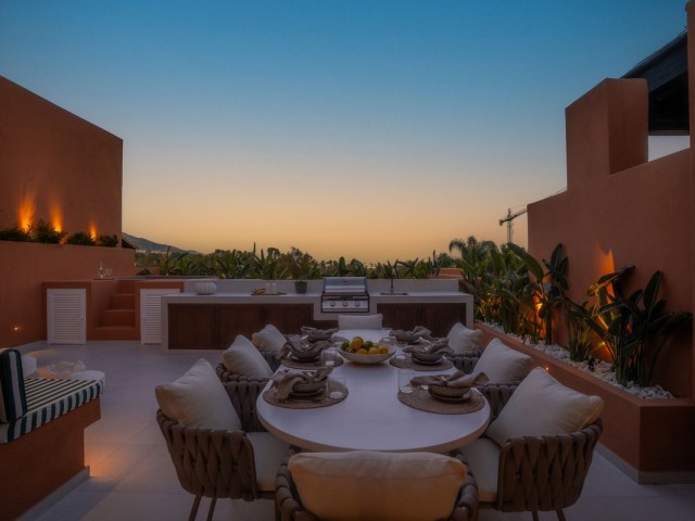 4 Bedrooms Apartment in Nueva Andalucía