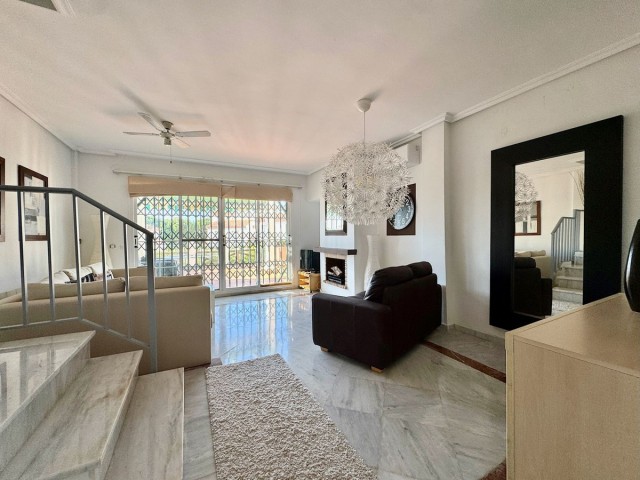 Rijtjeshuis, Cabopino, R5266111