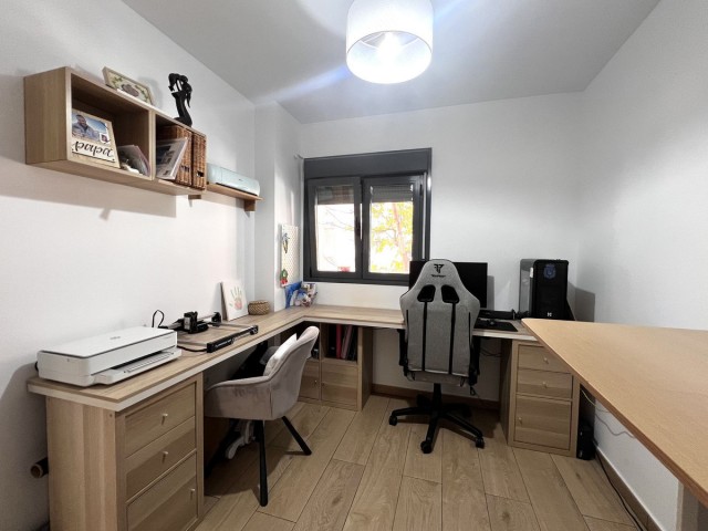 4 Soveroms Leilighet i Estepona