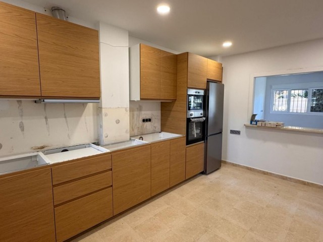 3 Makuuhuoneen Huvila San Roque Club