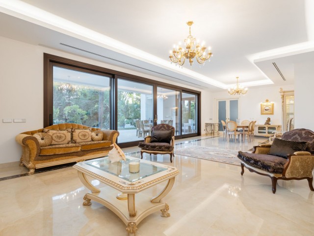 Villa avec 7 Chambres  à Guadalmina Baja