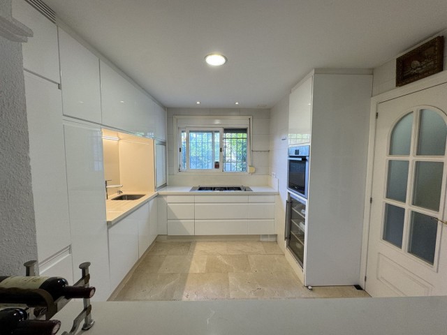 3 Bedrooms Townhouse in Estepona