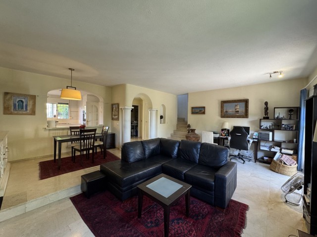 3 Bedrooms Townhouse in Estepona